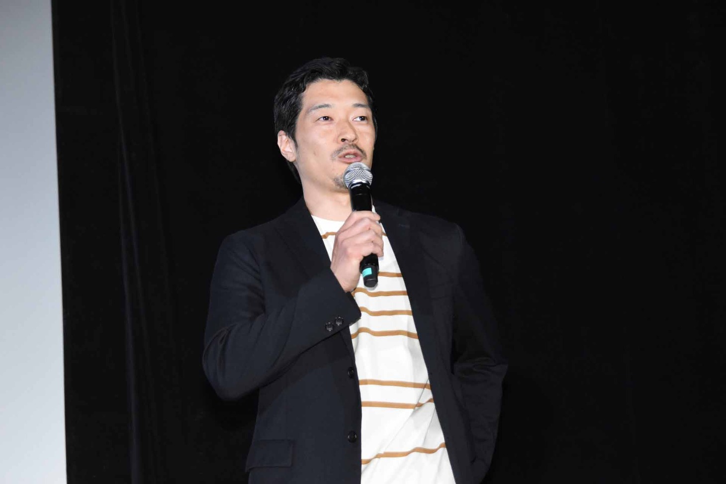 綾部真弥