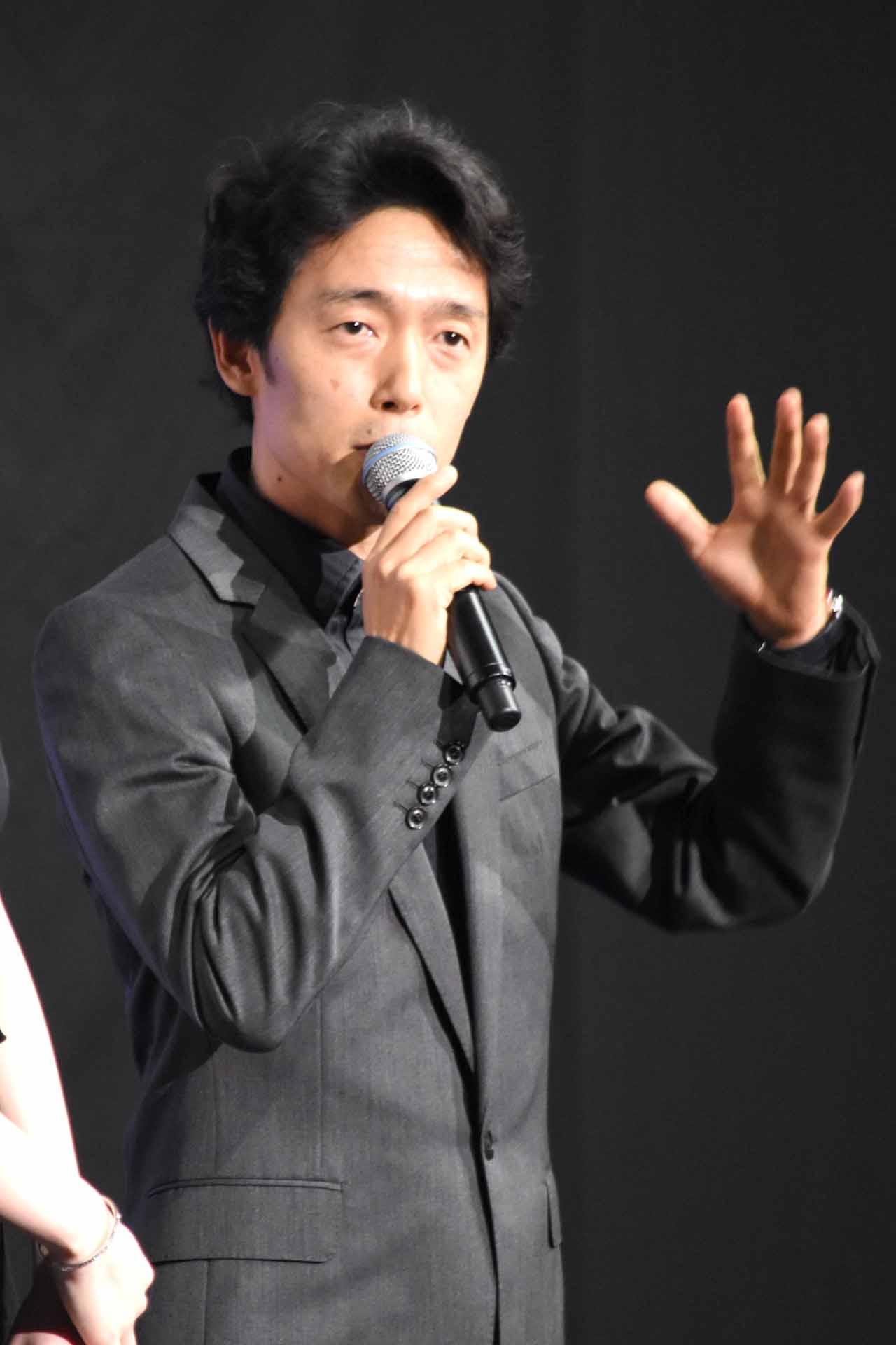 佐藤信介