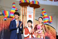 左から藤木直人、石橋陽彩、松雪泰子。