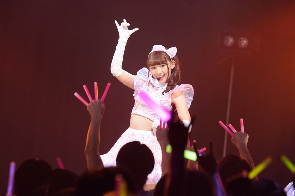 「トウキョウ・リビング・デッド・アイドル」より、劇中アイドルユニット“TOKYO27区”のライブシーン。