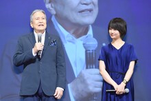 左から竜雷太、木村文乃。