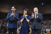 左から松田翔太、木村文乃、竜雷太。