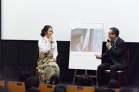 左から黒木華、宮川朋之。