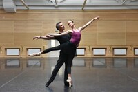 「ボリショイ・バレエ 2人のスワン」