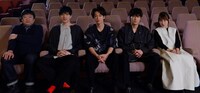 「亜人」ビジュアルコメンタリー収録の様子。左から本広克行、城田優、佐藤健、綾野剛、川栄李奈。