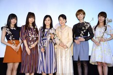 「北の桜守」ティーチインイベントの様子。左から小片リサ、長谷川萌美、田崎あさひ、吉永小百合、吉澤ひとみ、山木梨沙。