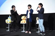 浪川大輔のLINEスタンプの使いやすさを力説する細谷佳正（左）。