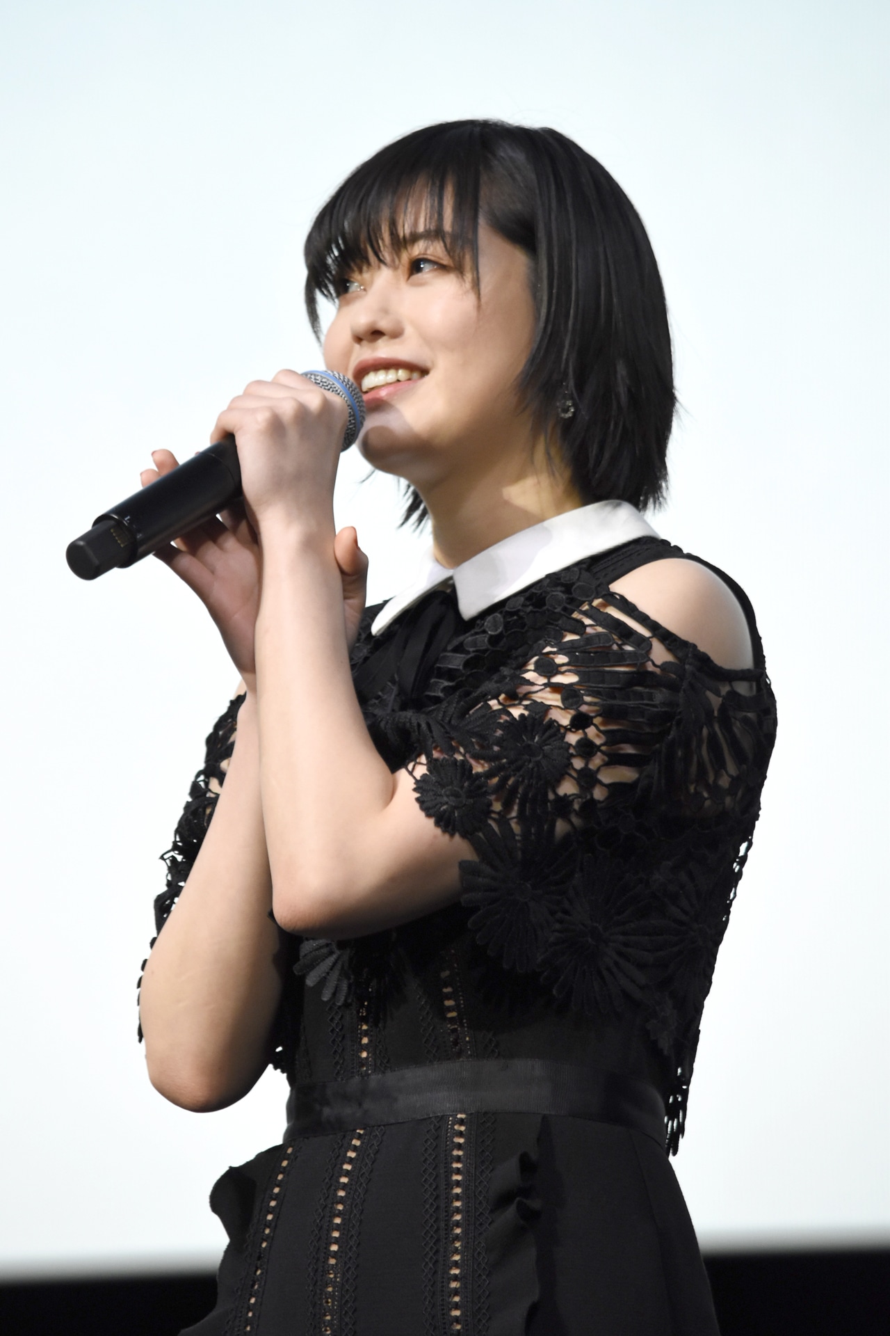 冨手麻妙