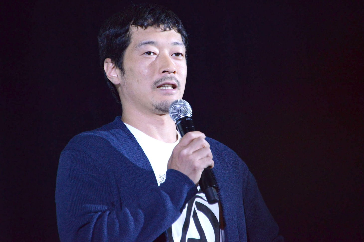 綾部真弥