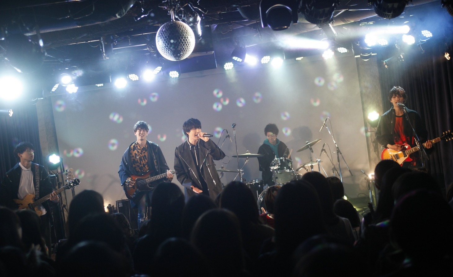 「EVEN～君に贈る歌～」EVENのお披露目イベント“SHOW CASE”の様子。（撮影：矢部志保）