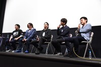 左から赤松義正、鈴村展弘、水上剣星、大森敬仁、谷中寿成。