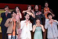 下段左から古川雄輝、菅田将暉、土屋太鳳、山田裕貴。上段左から月川翔、浜辺美波、池田エライザ、佐野岳、速水もこみち。