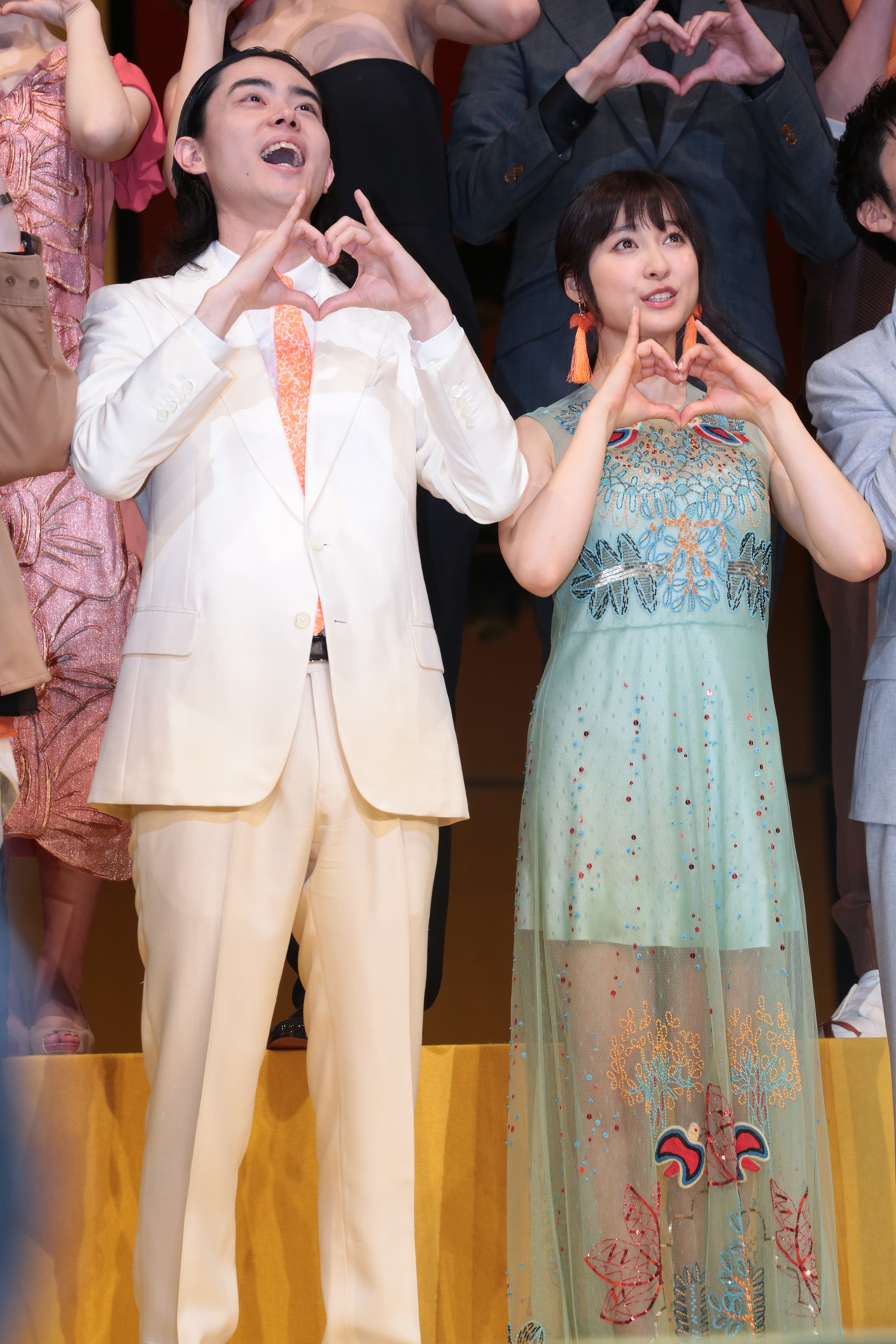 左から菅田将暉、土屋太鳳。