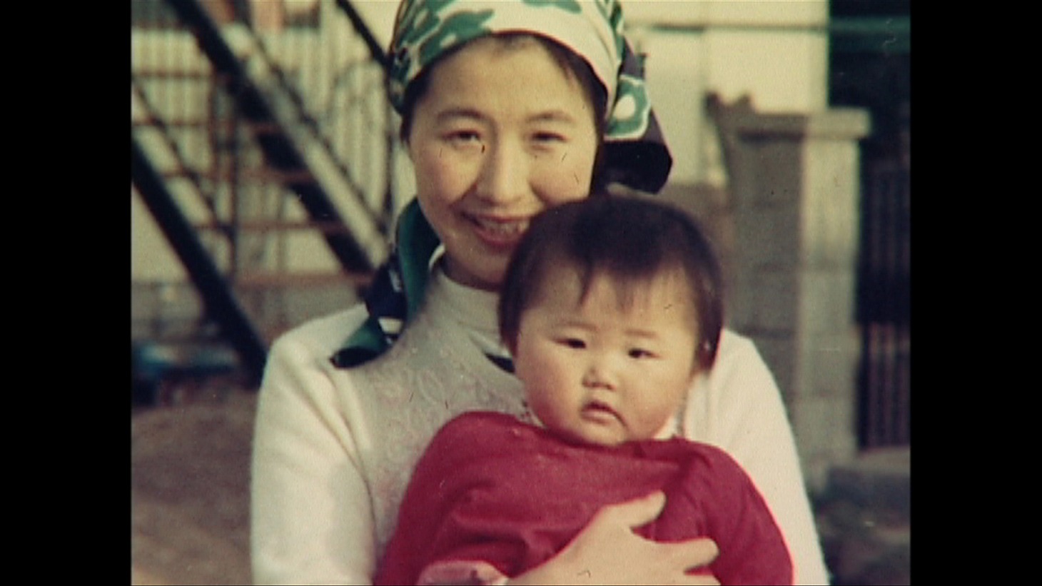 「やさしくなあに～奈緒ちゃんと家族の35年～」 (c)いせフィルム