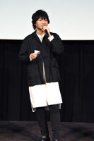 座席番号「M4」を引いた中村悠一。