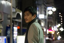 「私の奴隷になりなさい第2章 ご主人様と呼ばせてください」より、毎熊克哉演じる“ご主人様”の目黒。