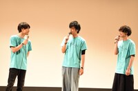 左から根本正勝、馬場良馬、玉城裕規。