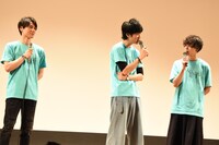 左から根本正勝、馬場良馬、玉城裕規。