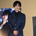 「娼年」松坂桃李が濡れ場の撮影振り返り「服着させてくれ!」