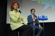 絵心対決の最中、トークで間をつなぐアイデンティティ。