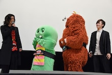 左から谷口賢志、ガチャピン、ムック、藤田富。