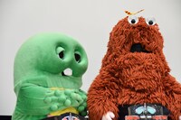 左からガチャピン、ムック。