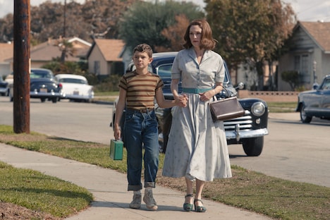 「サバービコン 仮面を被った街」新場面写真