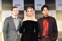 左からタイ・シェリダン、オリヴィア・クック、森崎ウィン。