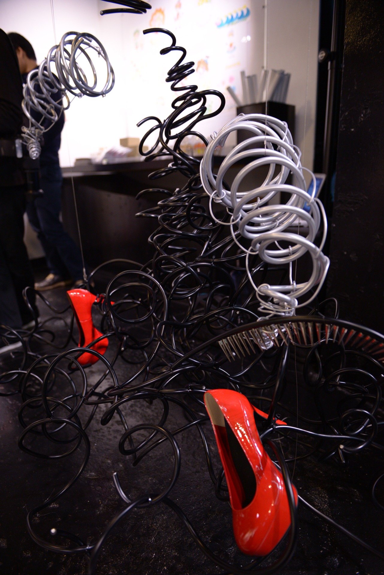 「‘のん’ひとり展-女の子は牙をむく-」の様子。