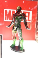 新井恵理那デザインのアイアンマンフィギュア。