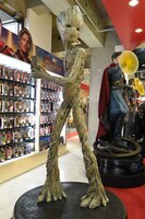 グルートの等身大フィギュア。