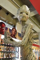 グルートの等身大フィギュア。