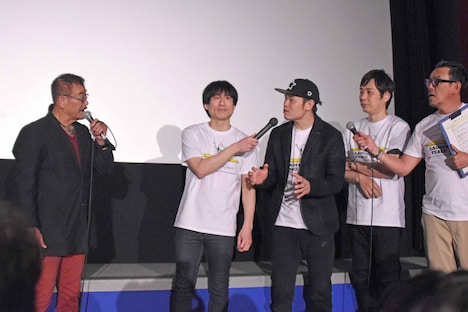 第10回沖縄国際映画祭「島ぜんぶでおーきな祭」での「ドーベルマン刑事」舞台挨拶の様子。