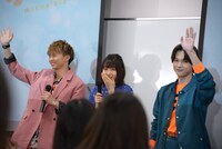 大歓声に応えるキャストたち。