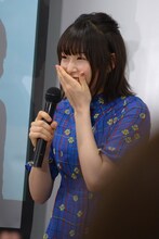 “かわいい”コールに恐縮する桜井日奈子。