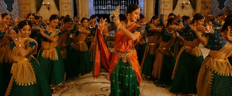 「バーフバリ 王の凱旋＜完全版＞」