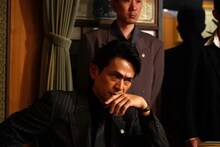 「孤狼の血」より、江口洋介演じる尾谷組若頭・一之瀬守孝。