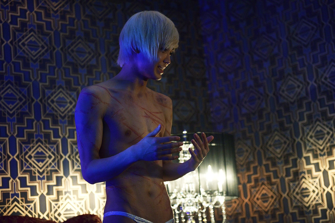 猪塚健太演じる売上ナンバーワン娼夫の傷だらけ裸身捉えた「娼年」新写真