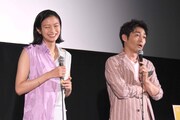 左から榮倉奈々、安田顕。