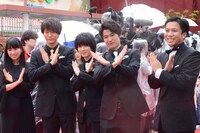 「劇場版ドルメンX」の関係者たち。