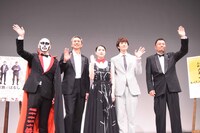 第10回沖縄国際映画祭「島ぜんぶでおーきな祭」での「家族のはなし」舞台挨拶の様子。