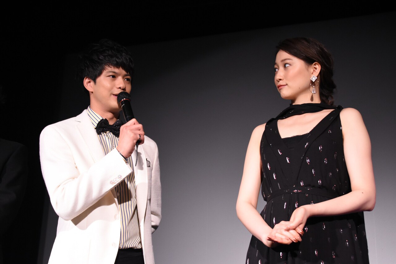 左から森崎ウィン、大野いと。