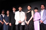 「クジラの島の忘れもの」ワールドプレミアの様子。左から宮島真一、北川彩子、神田青、森崎ウィン、大野いと、幸地尚子、牧野裕二。