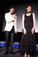 左から森崎ウィン、大野いと。