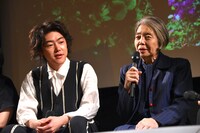 左から吉村界人、樹木希林。