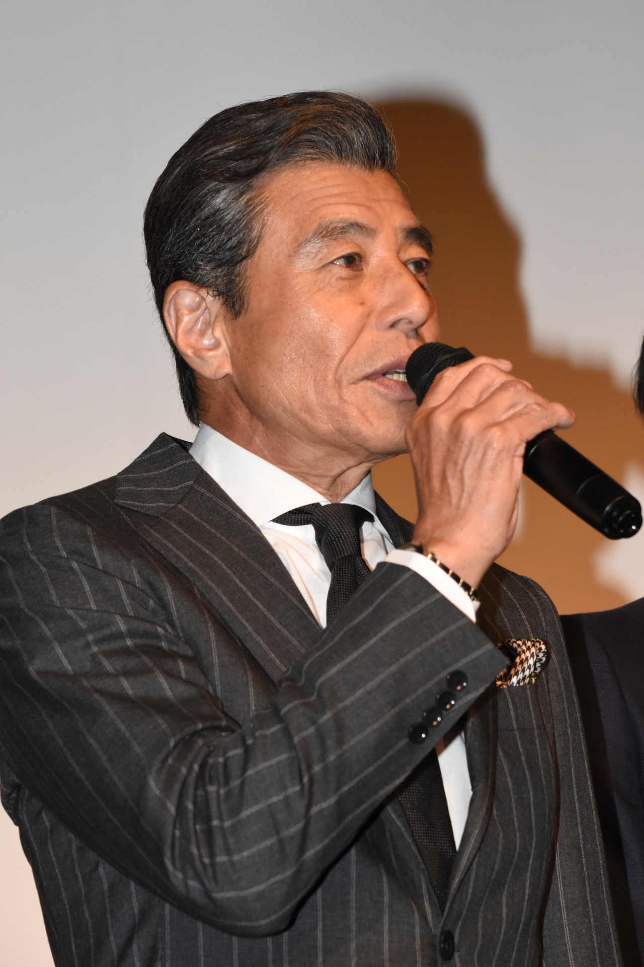舘ひろし
