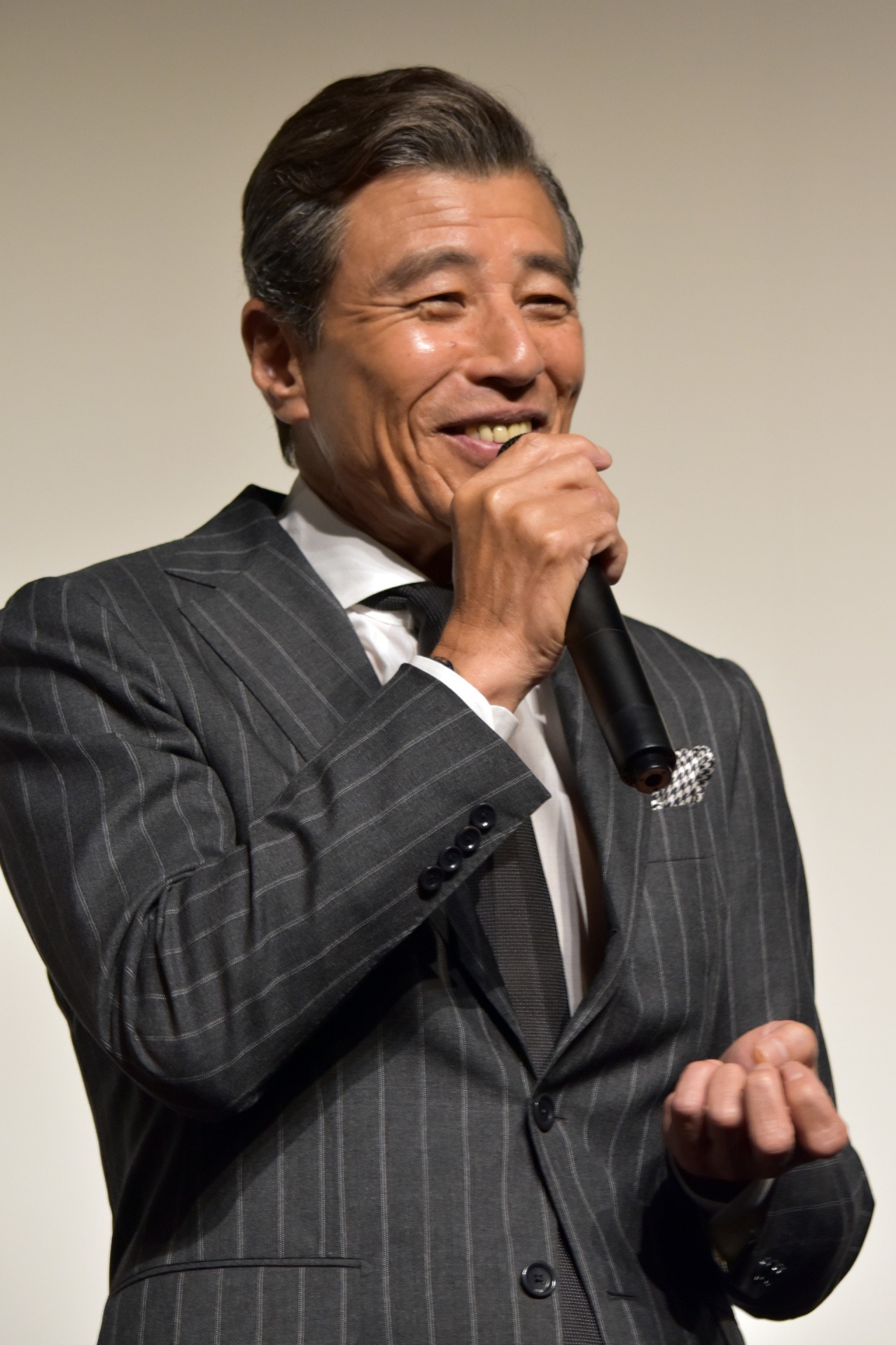 舘ひろし