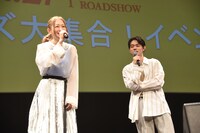 左から西野カナ、菅田将暉。