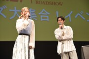 左から西野カナ、菅田将暉。