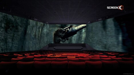 ScreenXの上映イメージ。